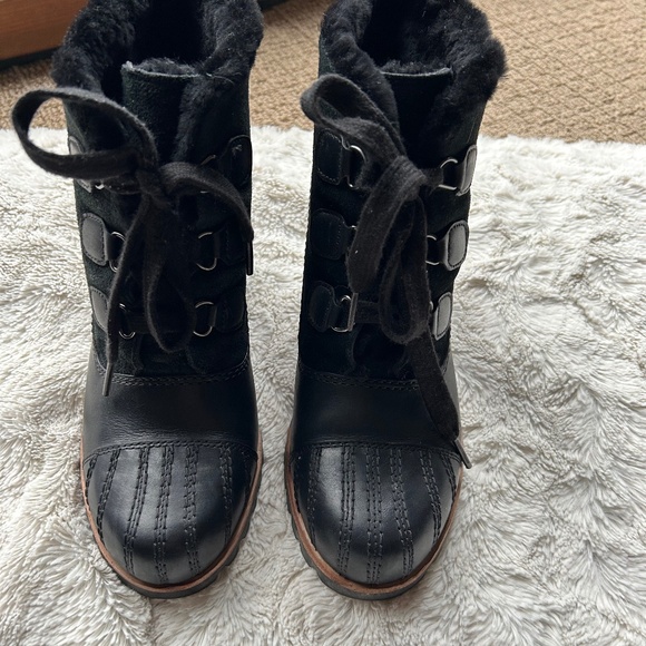 Ugg Winter Boots - Picture 3 of 14